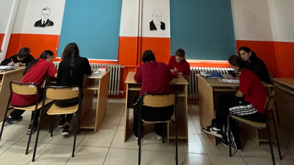 LGS'ye Hazırlanan Öğrencilerimiz için Eğitim Koçlarını Belirledik